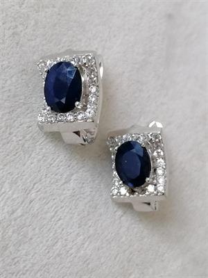 Stříbrné náušnice se safíry