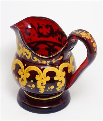 Rubínový džbánek s malovaným dekorem z období Biedermeieru