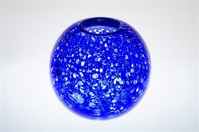 Váza zatavený kobaltově modrý dekor Vladimír JELÍNEK Moser