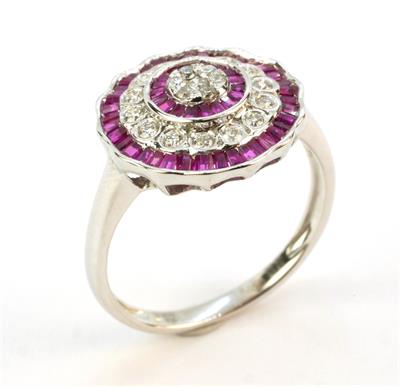 Zlatý prsten s rubíny a brilianty