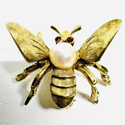 Miniaturní zlatá brož s perlou - brouček