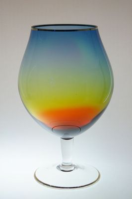 Obří číše z barevného skla - Jan GABRHEL, Chlum u Třeboně