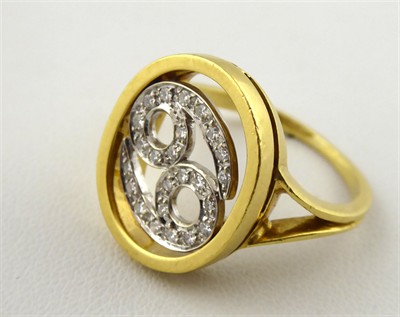 Zlatý prsten s diamanty ve znamení