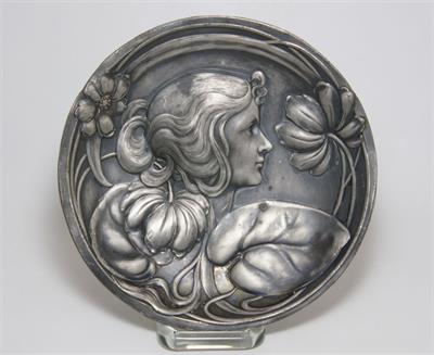 Muchovská secese - závěsný reliéf, stará cínová slitina