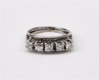 Zlatý prsten s diamanty, 0,71 ct