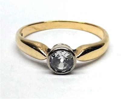 Zlatý secesní prsten s diamantem