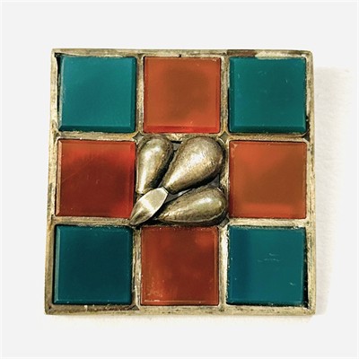 Stříbrná brož s karneoly a chryzoprasy - dle Josef Hoffmann