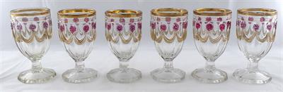 Šest skleniček se zlatými festony a kytičkami