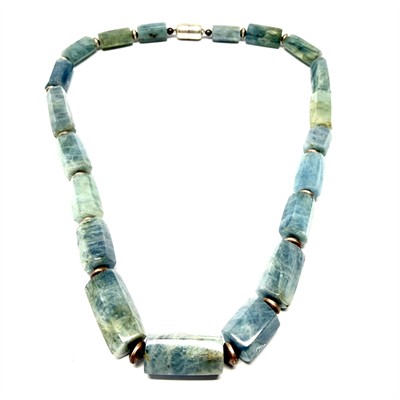 Originální náhrdelník z akvamarínů