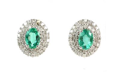 Zlaté náušnice s brilianty a smaragdy