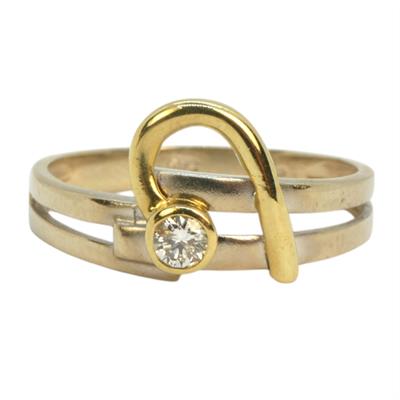 Zlatý prsten s briliantem