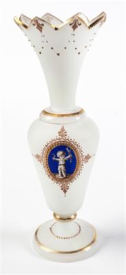 VÁZA Z MLÉČNÉHO SKLA, SKLÁRNY NOVÝ BOR