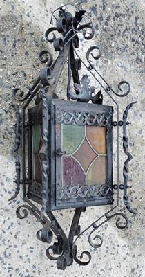 Kovaná lucerna s vitráží