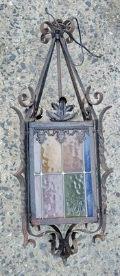 Kovaná lucerna s vitráží