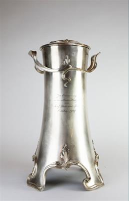 Secesní stojan na láhev