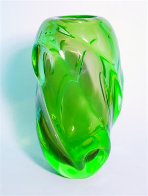 Váza z uranového skla Jaroslav BERÁNEK ÚUŘ Škrdlovice