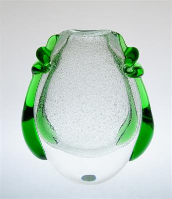 Váza z hutního skla s nálepy Pavel STEJSKAL, ÚUŘ Škrdlovice