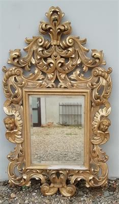 Vyřezávané zrcadlo