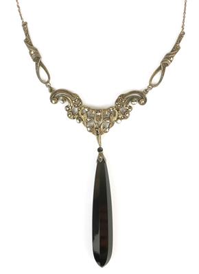 Stříbrný náhrdelník s markazity a s onyxem