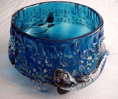 Mísa Harrachov - těžké sklo s nálepy ještěrů.