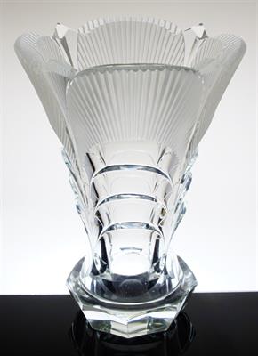 Velká a velmi masivní ART-DECO váza z čirého skla R.HLOUŠEK