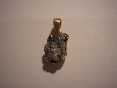 Přívěšek s krystalem diamantu