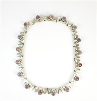 Stříbrný náhrdelník s ametysty