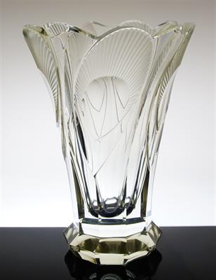 Bohatě broušená ART-DECO váza z čirého skla Rudolf HLOUŠEK