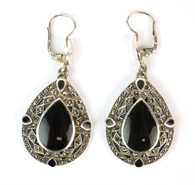 Stříbrné náušnice s onyxem a markazity