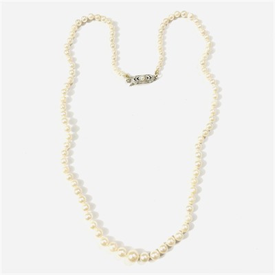 Perlový art-deco náhrdelník se zlatým zapínáním s perlou