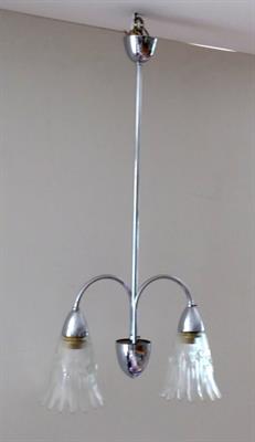 Dvouramenný lustr se stínidly