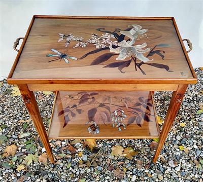 Secesní servírovací stolek