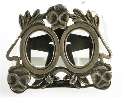 Stříbrný stojánek na oválné fotografie