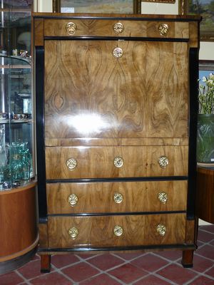 Sekretář biedermaier z roku 1860