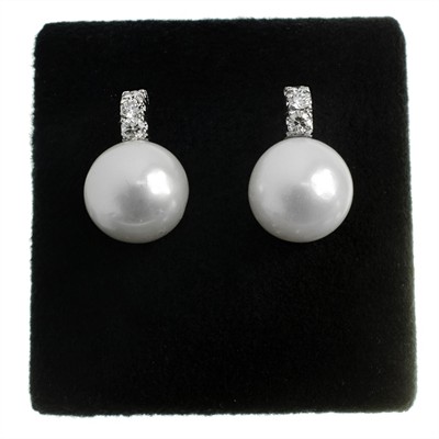 Zlaté náušnice s perlami a brilianty