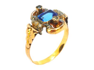 Starožitný zlatý prsten s modrým kamenem