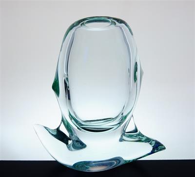 Váza ze vzorkovny ŽBS, velmi masivní čiré sklo M. KLINGER