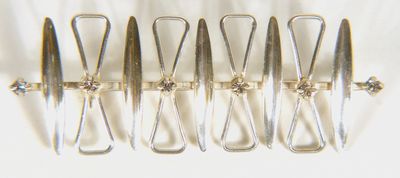 STŘÍBRNÁ BROŽ - ABSTRAKTNÍ VĚTVIČKA S KVÍTKY