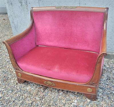Empírová sofa