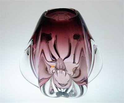 Masivní váza z ametystového skla Josef M. HOSPODKA