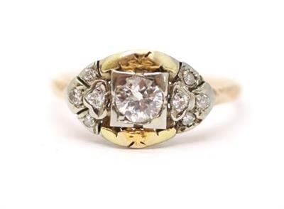 Zlatý prsten s diamanty