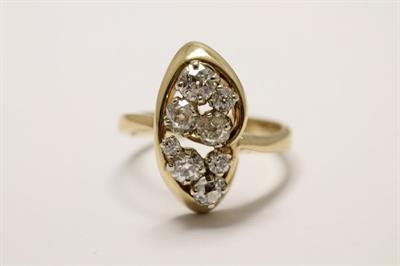 Zlatý prsten s diamanty