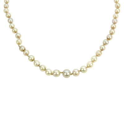 Perlový náhrdelník se zlatým zapínáním a brilianty