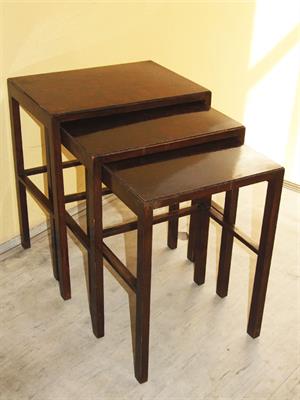 Funkcionalismus hnízdové stolky 3 ks J. HALABALA