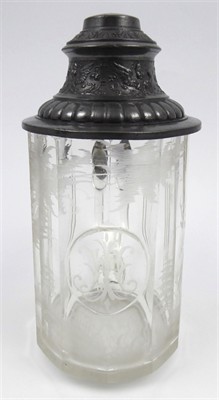 Korbel s rytinou  jelena na pasece