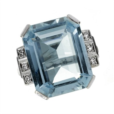 Zlatý prsten s akvamarínem a brilianty