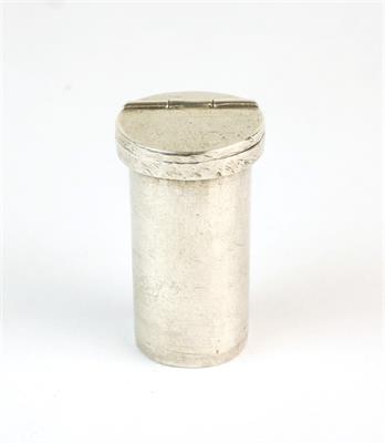 Stříbrná dózička