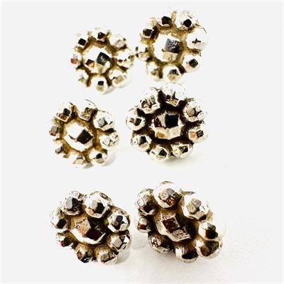 Sada stříbrných knoflíků