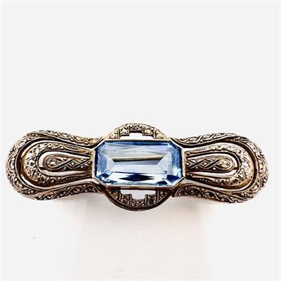 Prvorepubliková brož s modrým spinelem
