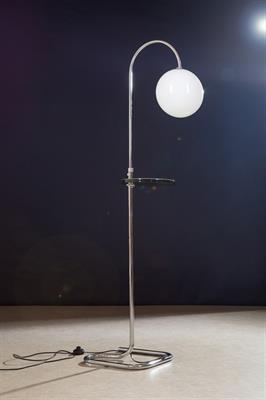 LAMPA STOJACÍ-FUNKCIONALISMUS